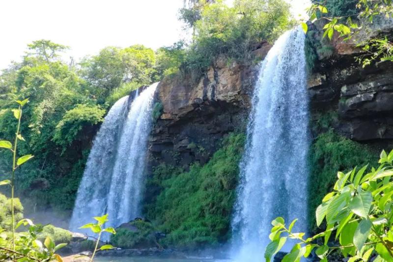 argentine-brazilian-iguazu-falls-with-transfers-9