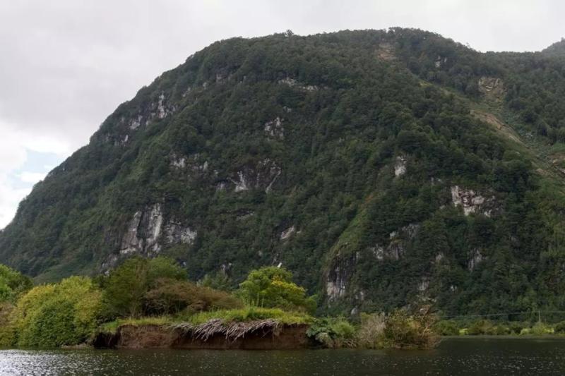 queulats-hanging-glacier-route-shared-tour-from-9