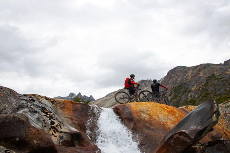 electric-bike-tour-to-beban-cascade-in-ushuaia-9