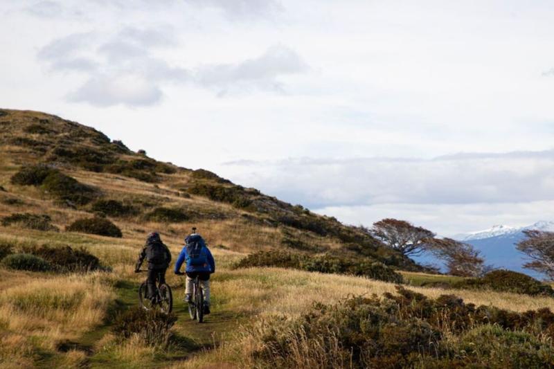 electric-bike-tour-to-estancia-tunel-in-ushuaia-10