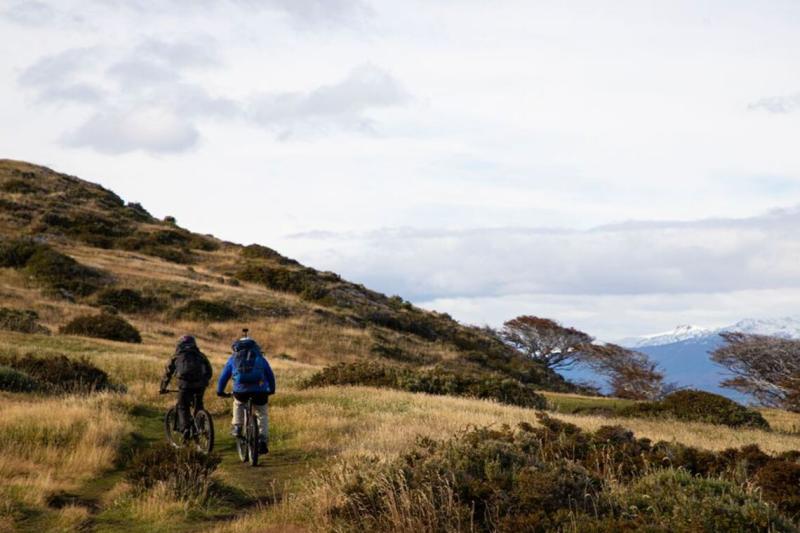 electric-bike-tour-to-estancia-tunel-in-ushuaia-2