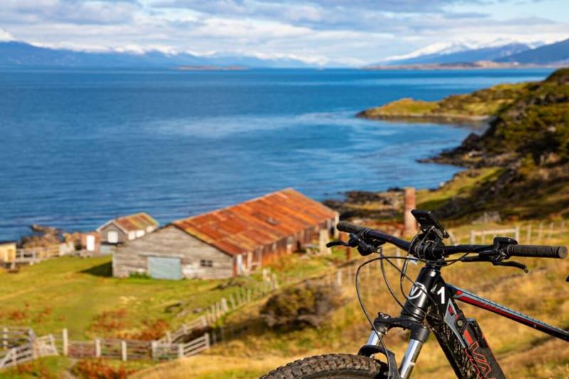 electric-bike-tour-to-estancia-tunel-in-ushuaia-4