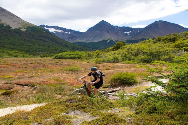 electric-bike-tour-to-beagle-viewpoint-in-ushuaia-1