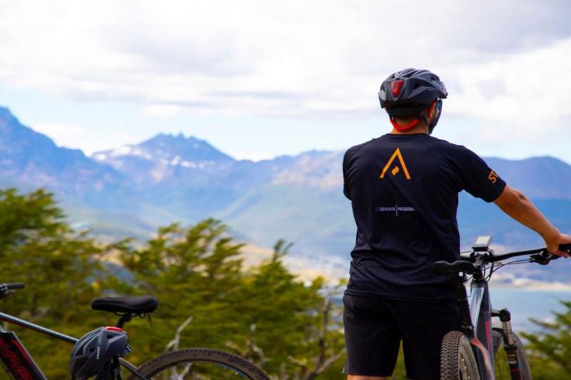 electric-bike-tour-to-beagle-viewpoint-in-ushuaia-3