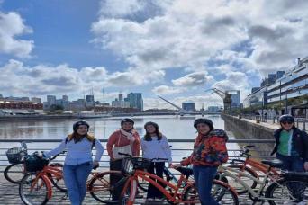 Buenos Aires Bike & Boat Tour: La Boca and Puerto 