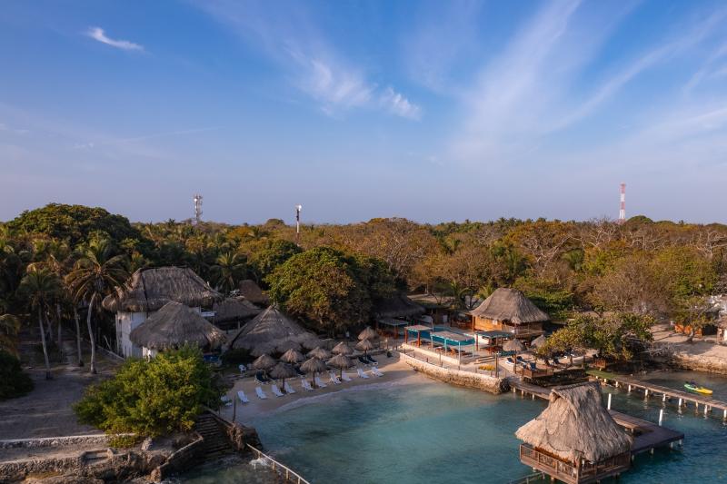 cartagena-rosario-islands-day-trip-to-isla-del-sol-with-lunch-and-open-bar-2