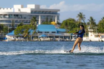 Wakeboarding in San Andrés Bay