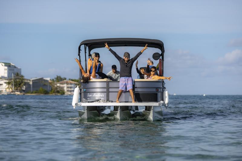 wakeboarding-in-san-andres-bay-6