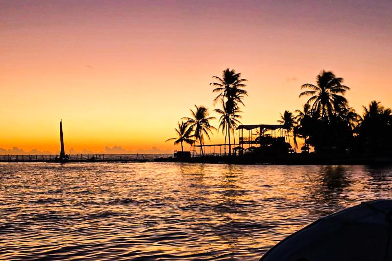 sunrise-on-acuario-island-with-snorkeling-in-san-a-2