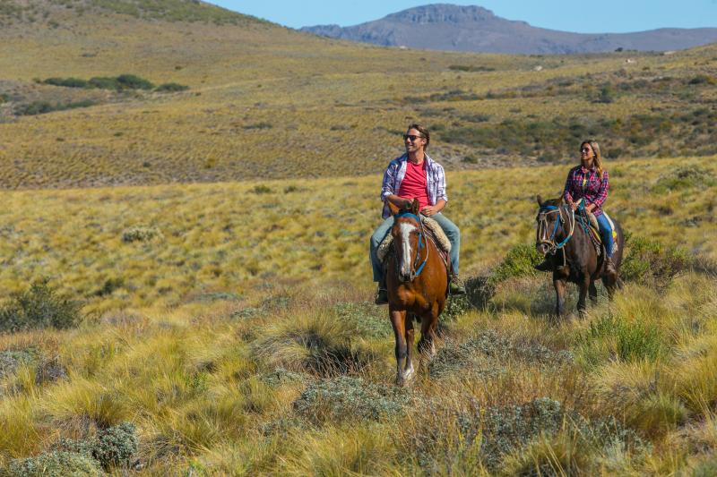 half-day-horseback-riding-tour-2