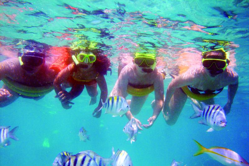 tour-to-maracajau-with-catamaran-ride-1