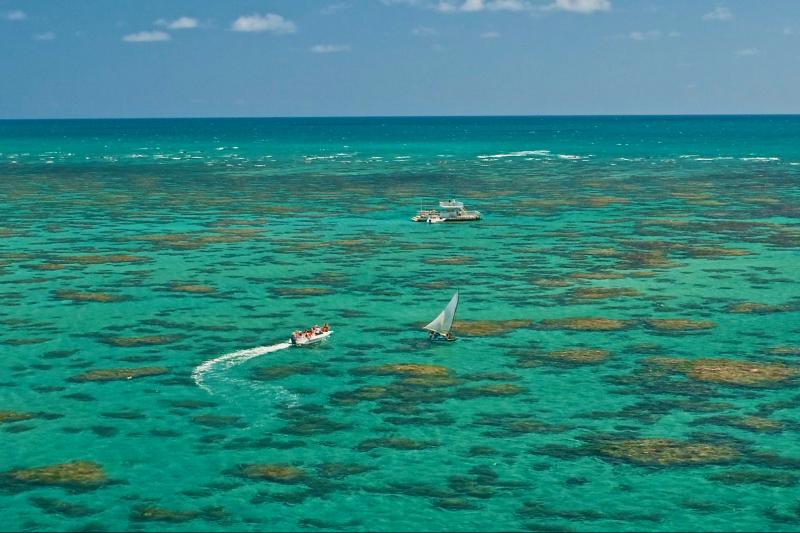 tour-to-maracajau-with-catamaran-ride-6