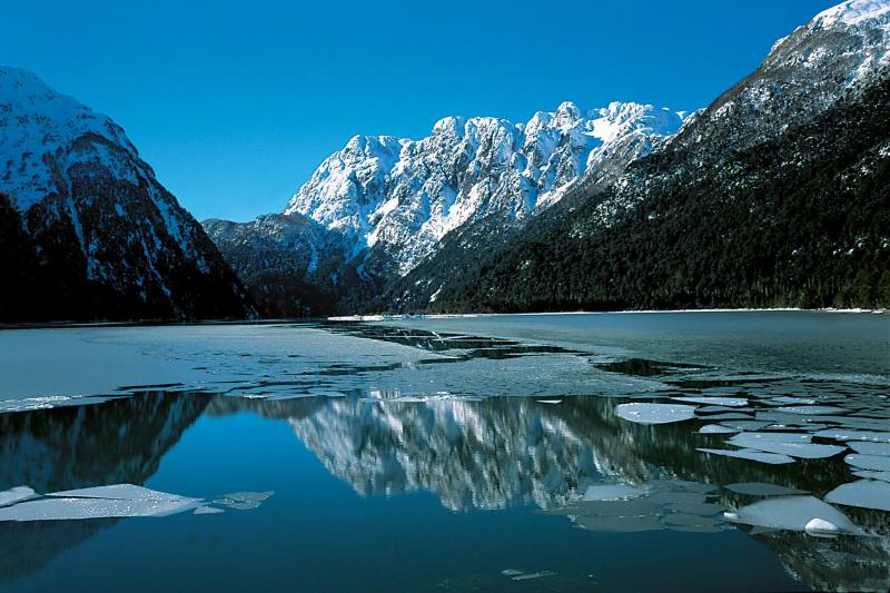 lake-crossing-to-chile-from-bariloche-4