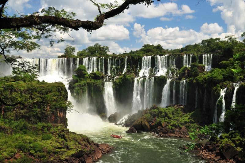 argentina-iguazu-falls-tour-boat-ride-4