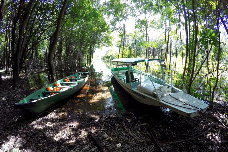 1-night-package-in-amazon-jungle-with-fan-3