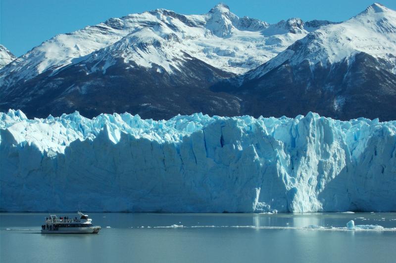 el-calafate-private-day-trip-from-buenos-aires-1