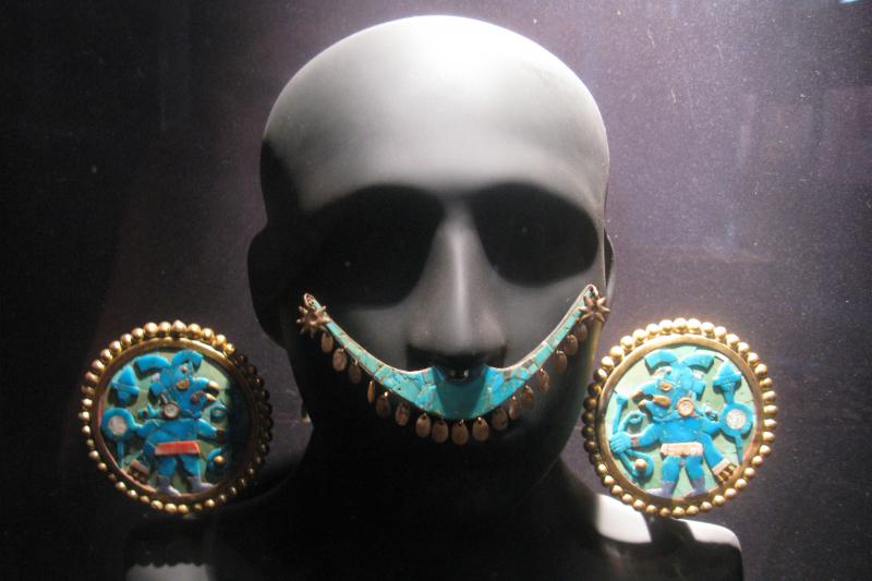 larco-museum-night-tour-with-gourmet-dinner-3