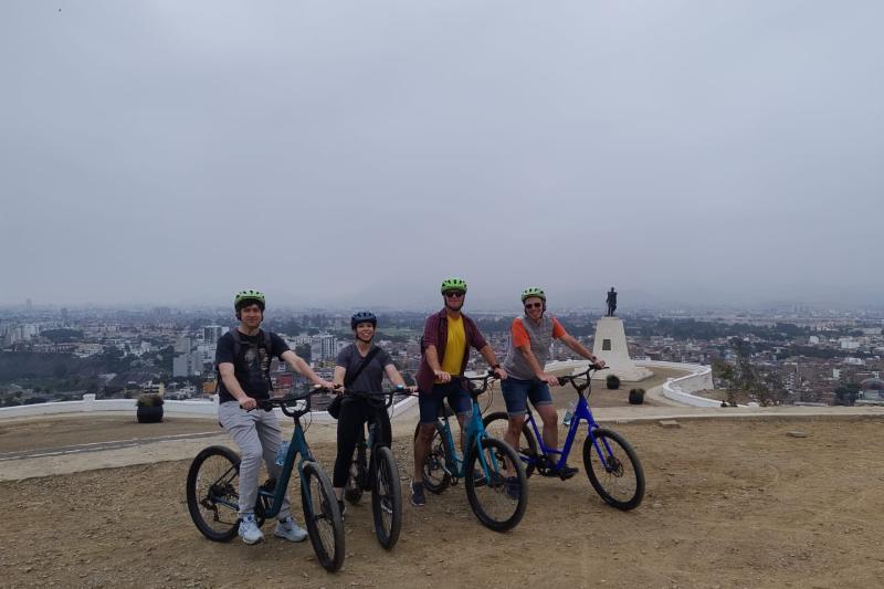 bike-tour-of-miraflores-barranco-and-morro-solar-7
