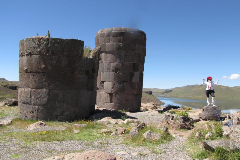 tour-to-sillustani-pre-inca-tombs-city-hotels-2