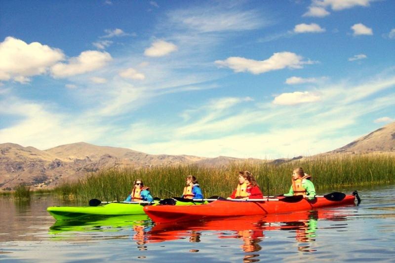 kayaking-at-lake-titicaca-5