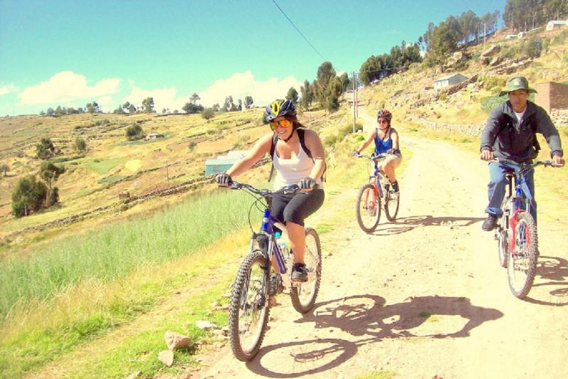mountain-bike-around-lake-titicaca-1