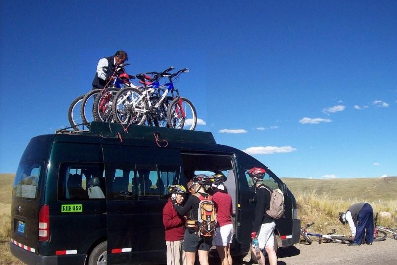 mountain-bike-around-lake-titicaca-6