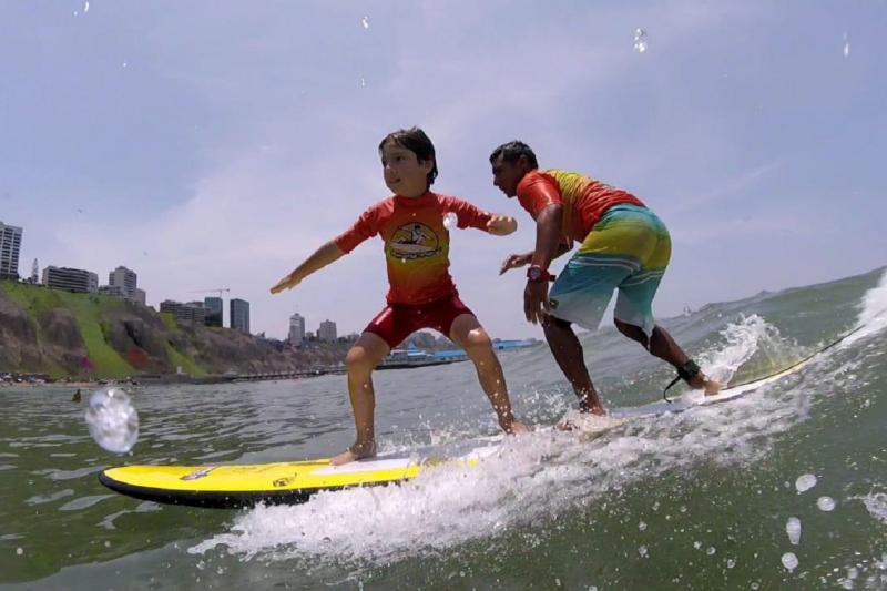 bike-tour-and-surf-lessons-in-lima-4