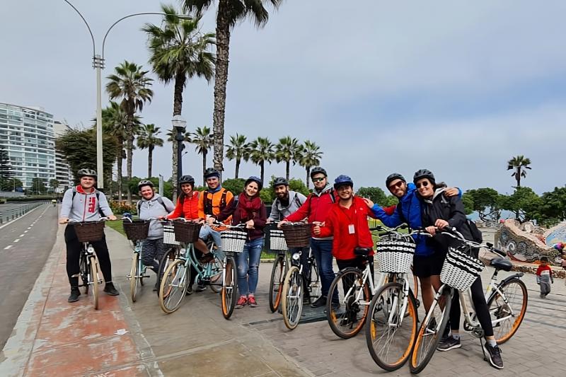 bike-tour-and-surf-lessons-in-lima-7