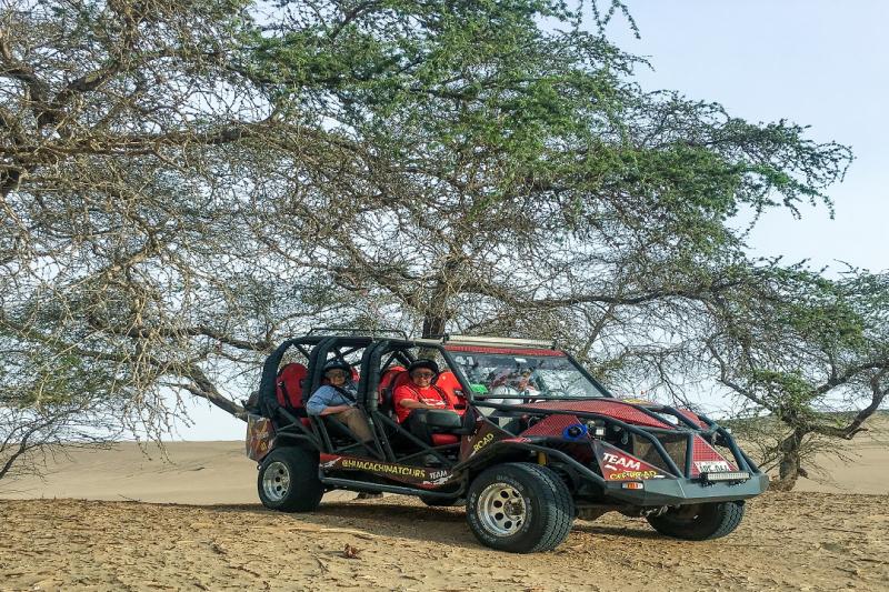 dune-buggy-and-sandboard-in-huacachina-ica-1