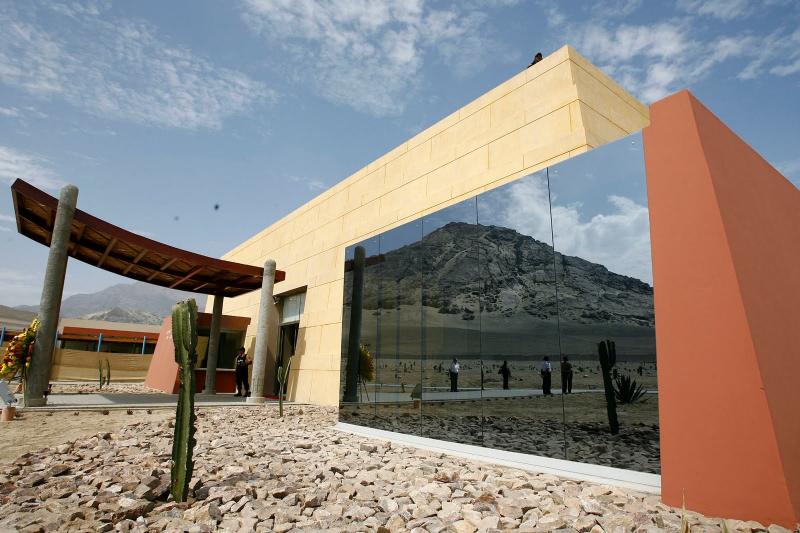 sun-moon-chan-chan-and-huanchaco-day-tour-2