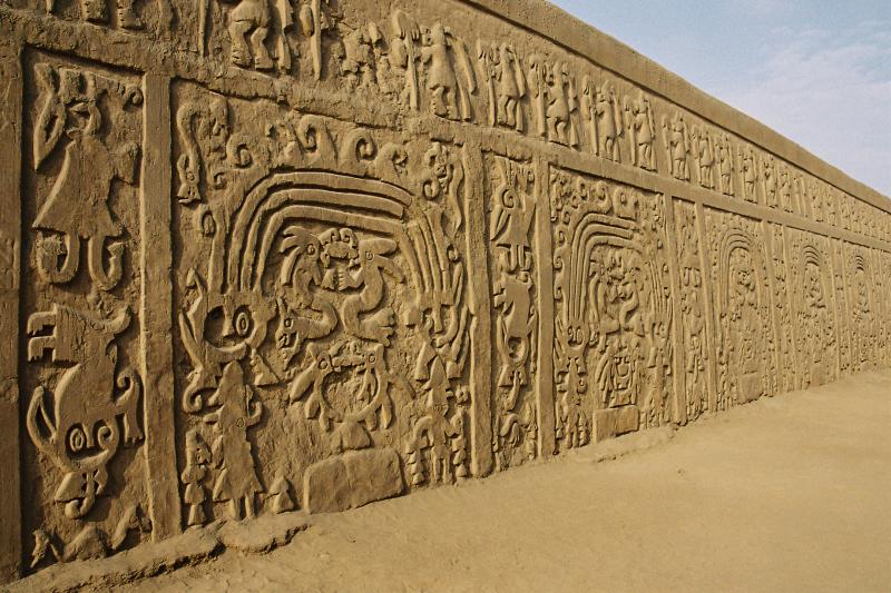 sun-moon-chan-chan-and-huanchaco-day-tour-4