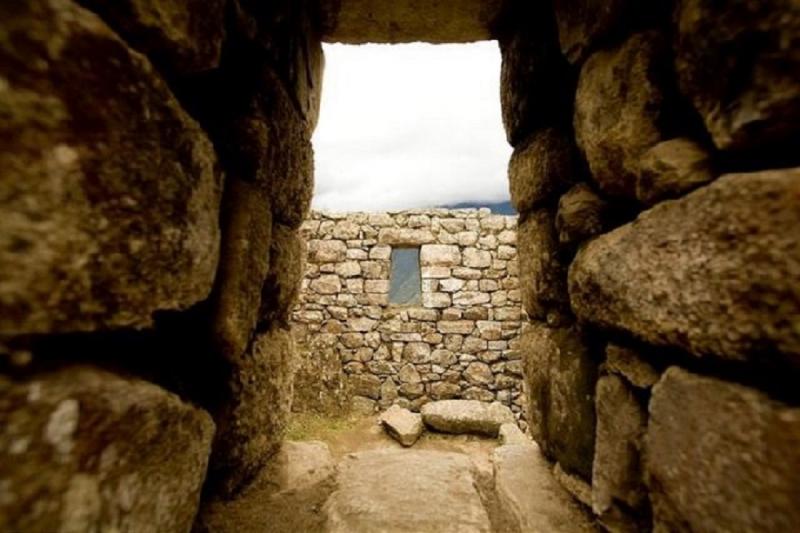 tour-to-machu-picchu-from-poroy-train-vistadome-2