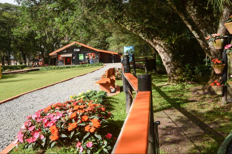 city-tour-in-campos-do-jordao-the-brazilian-switze-1