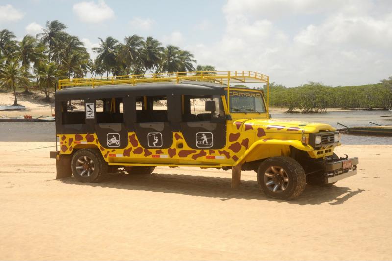 pipa-jeep-tour-with-tree-climbing-3