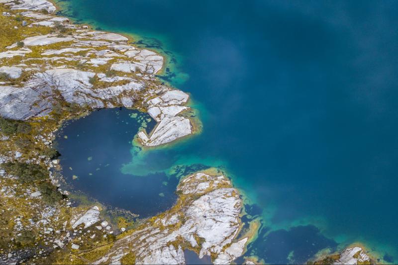 lake-churup-at-the-huascaran-national-park-2