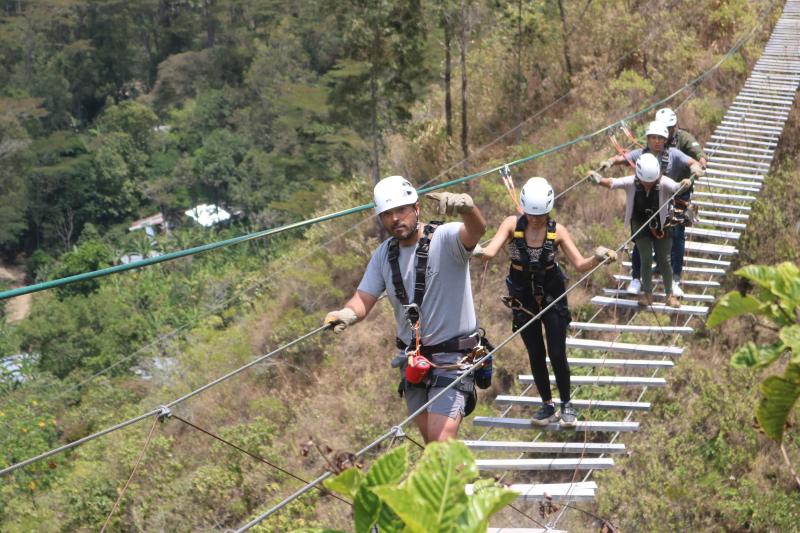 zipline-at-santa-teresa-machu-picchu-5
