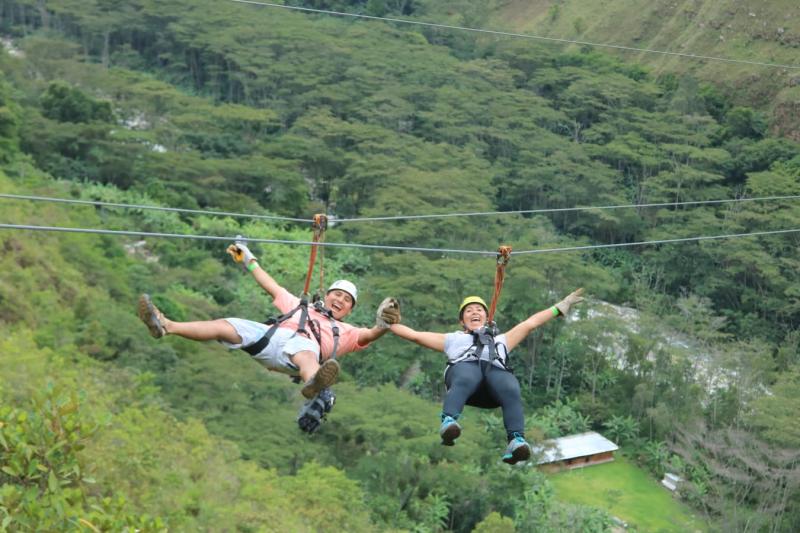 zipline-at-santa-teresa-machu-picchu-7