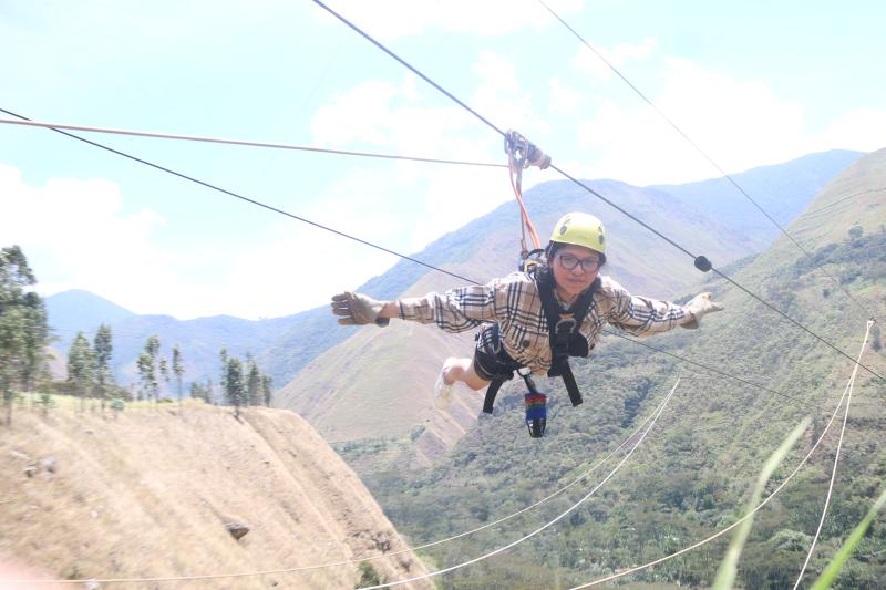 zipline-at-santa-teresa-machu-picchu-8
