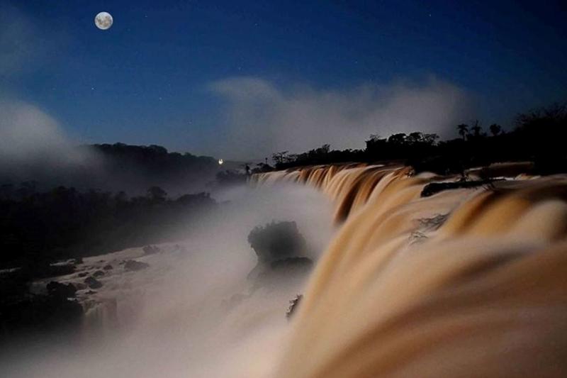 full-moon-experience-at-iguazu-falls-2