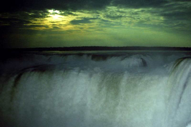 full-moon-experience-at-iguazu-falls-3