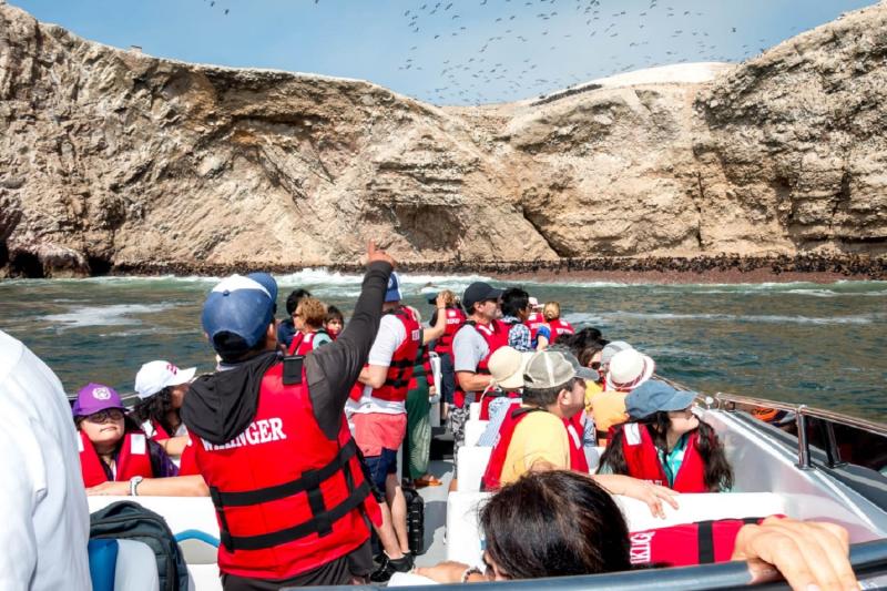 paracas-huacachina-oasis-full-day-tour-from-lima-8