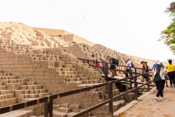 Tour to Huaca Pucllana and Huaca Mateo Salado