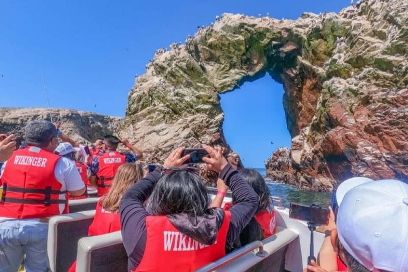 ballestas-islands-tour-from-san-martin-port-1