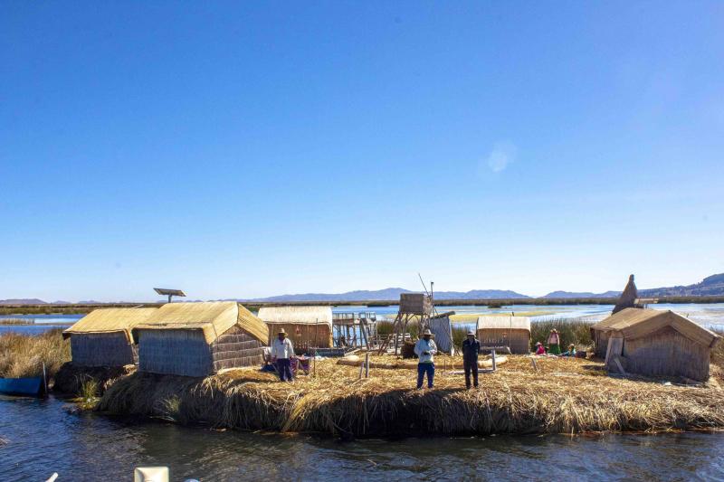 uros-floating-island-half-day-tour-city-hotels-1