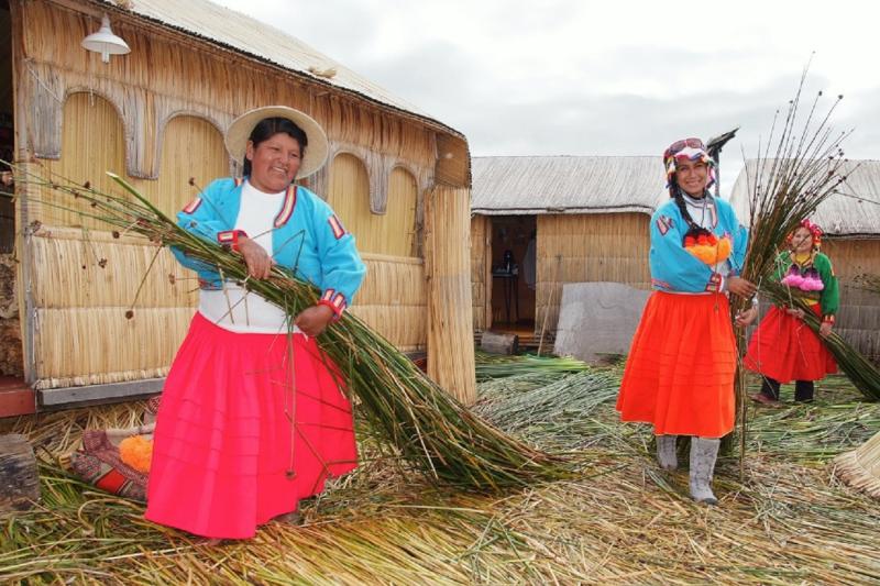 uros-floating-island-half-day-tour-lake-hotels-3