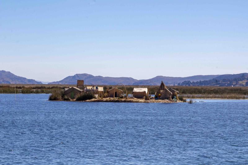 uros-floating-island-half-day-tour-lake-hotels-4