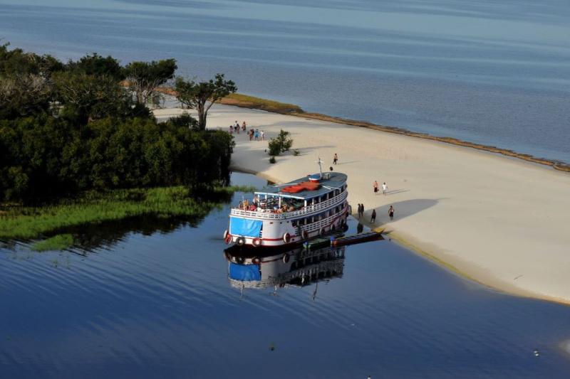 meeting-of-the-waters-and-pink-dolphin-tour-4