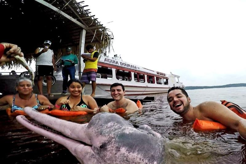 meeting-of-the-waters-and-pink-dolphin-tour-6