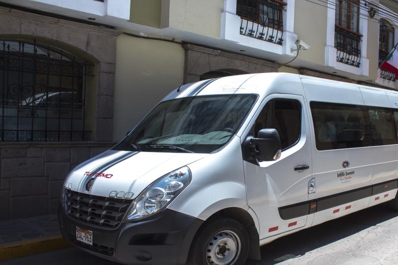 puno-bus-station-arrival-transfer-lake-hotels-1