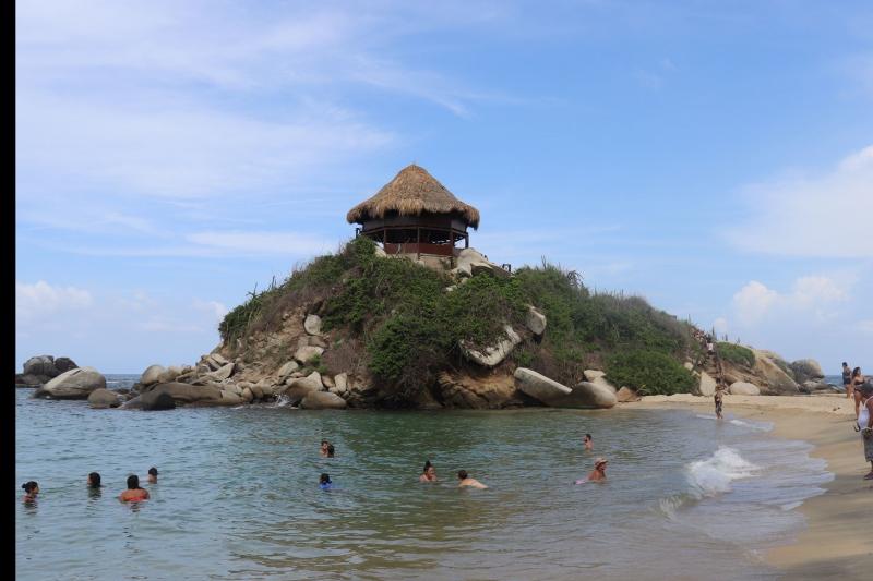 tayrona-park-group-tour-to-cabo-san-juan-foreigne-3